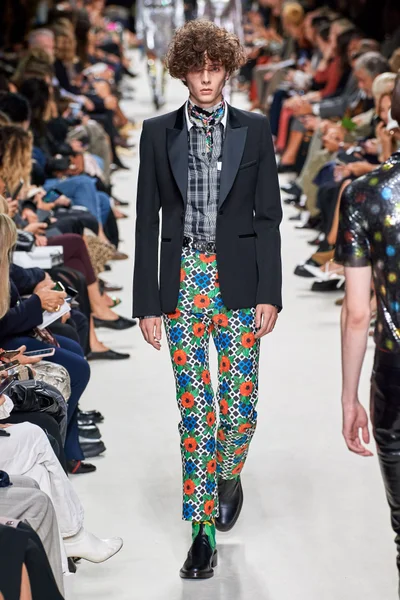 Look 34
